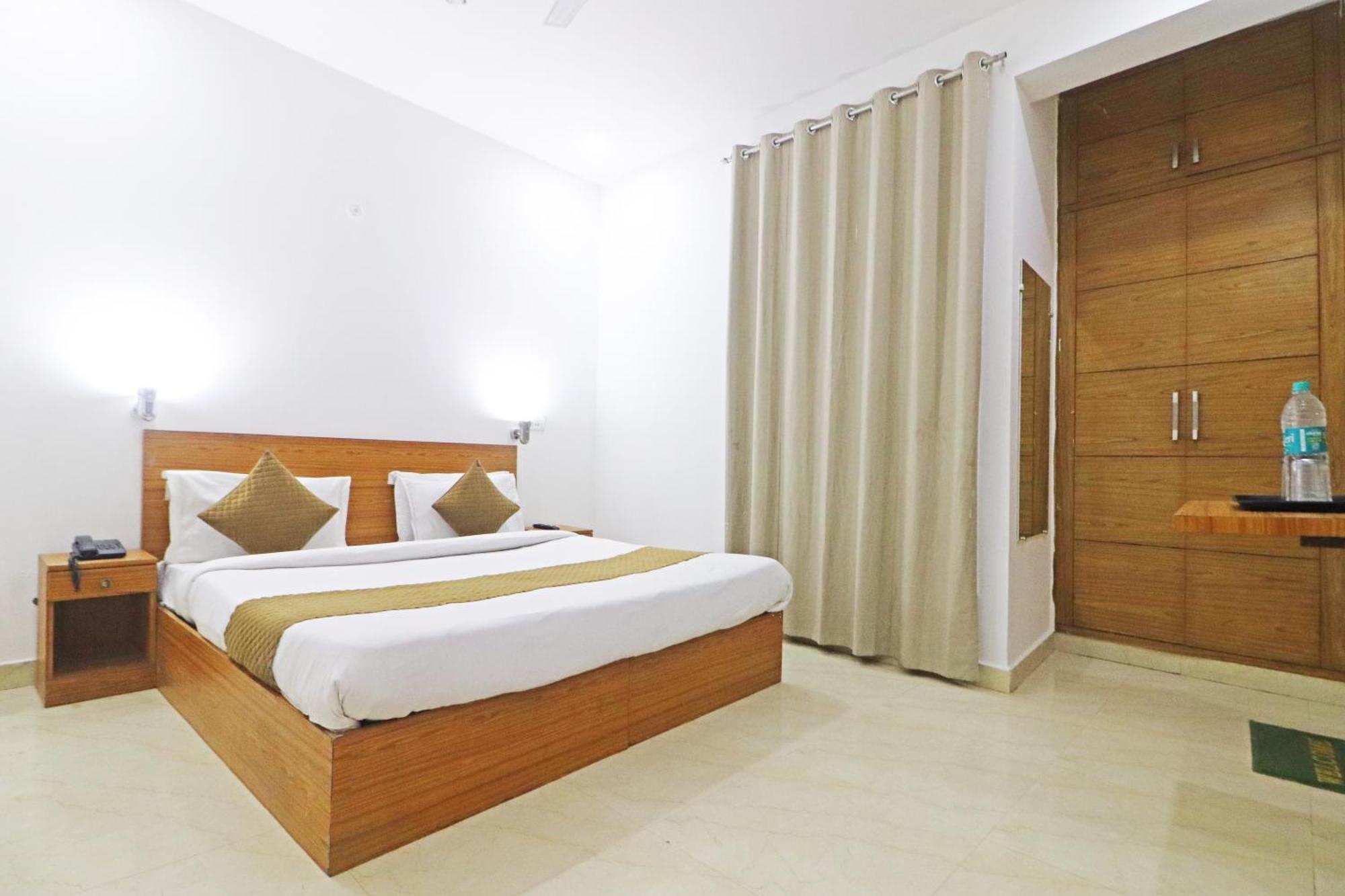 Hotel Trendy Residency - Couple Friendly Hotel Nové Dillí Exteriér fotografie